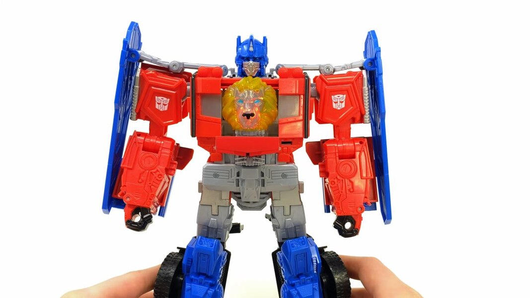 Image Of Beast Mode Optimus Prime From Transformers Rise Of The Beasts  (12 of 37)